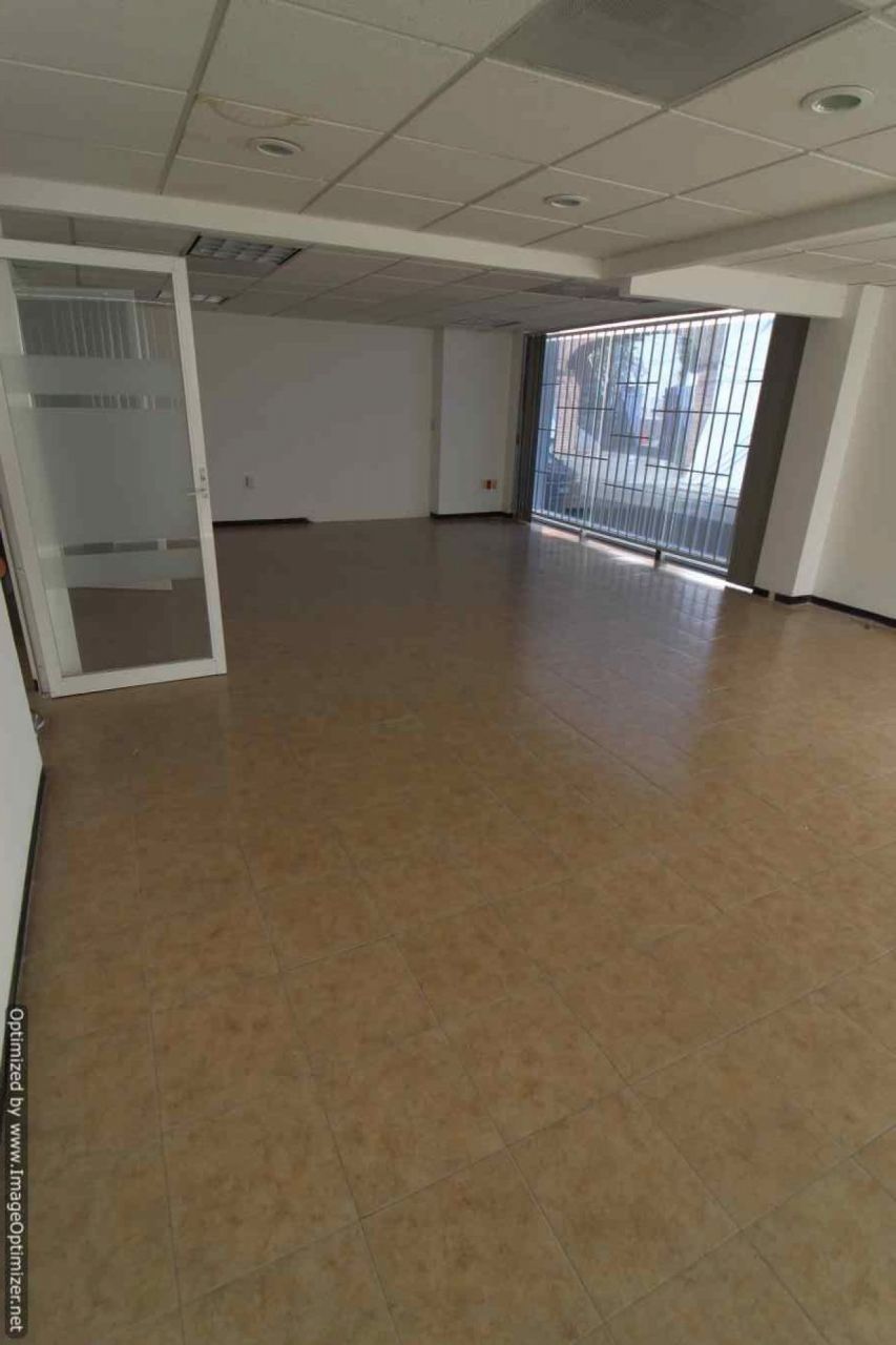 Locales comerciales en Miraval