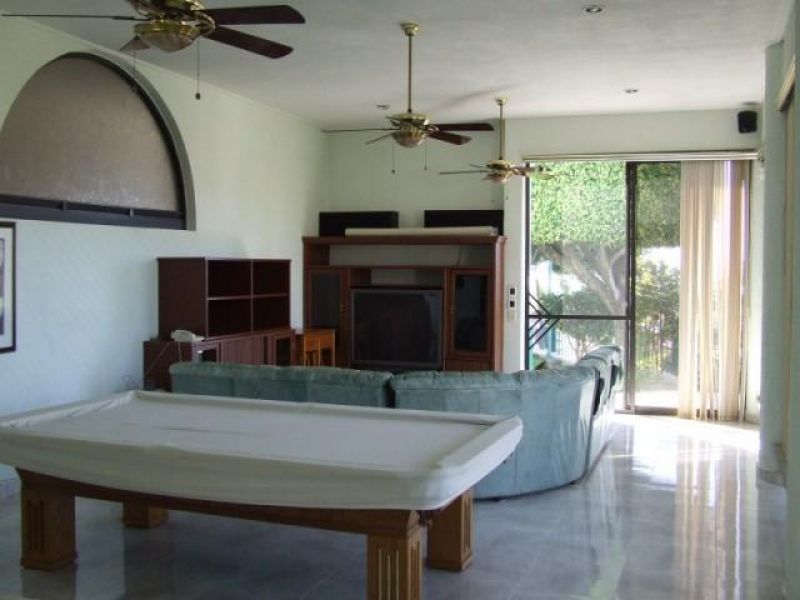 {"esp":"family room"}