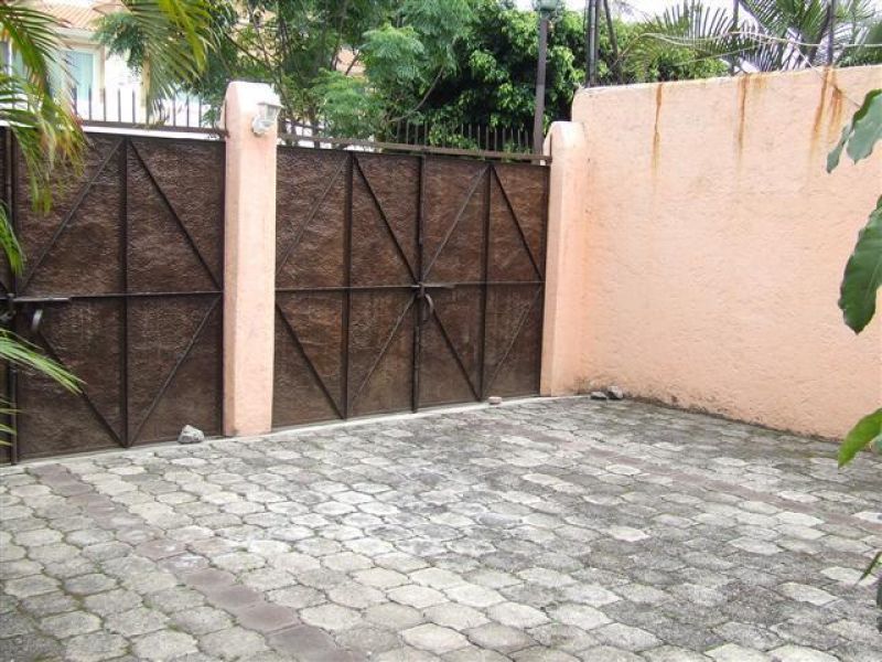 {"esp":"garage"}