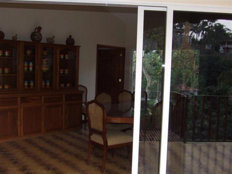 {"esp":"comedor"}