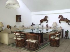 {"esp":"comedor interior"}