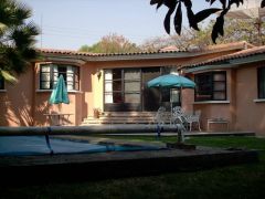 {"esp":"ALBERCA-JARDIN"}